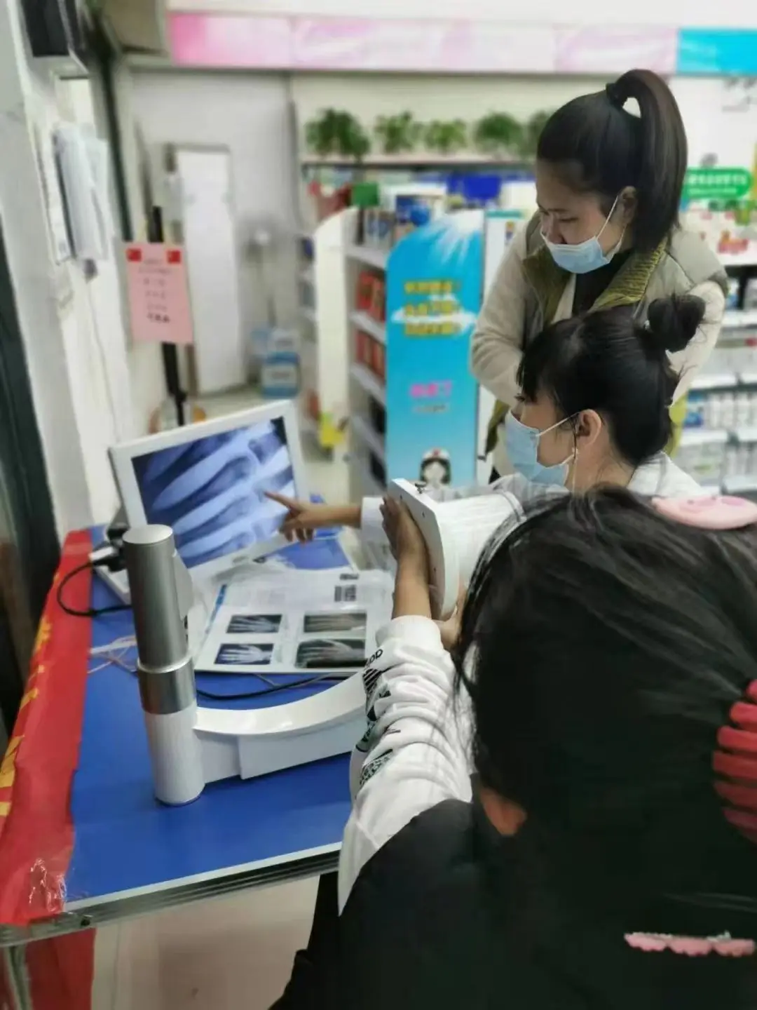 Portable Handheld Small X Ray Digital Fluoroscopy Machine Promotional price portable fluoroscopy for animals with 15 "LCD screen