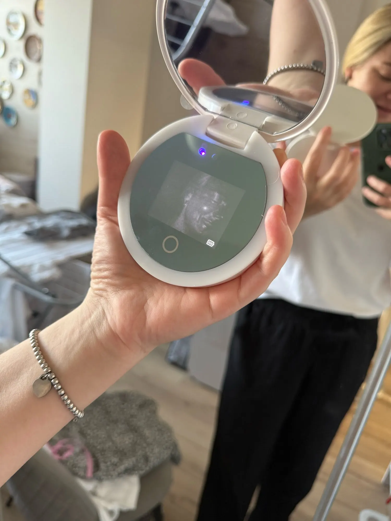 UV Mirror Sunscreen Testing Camera with Light 2X Magnification photo review