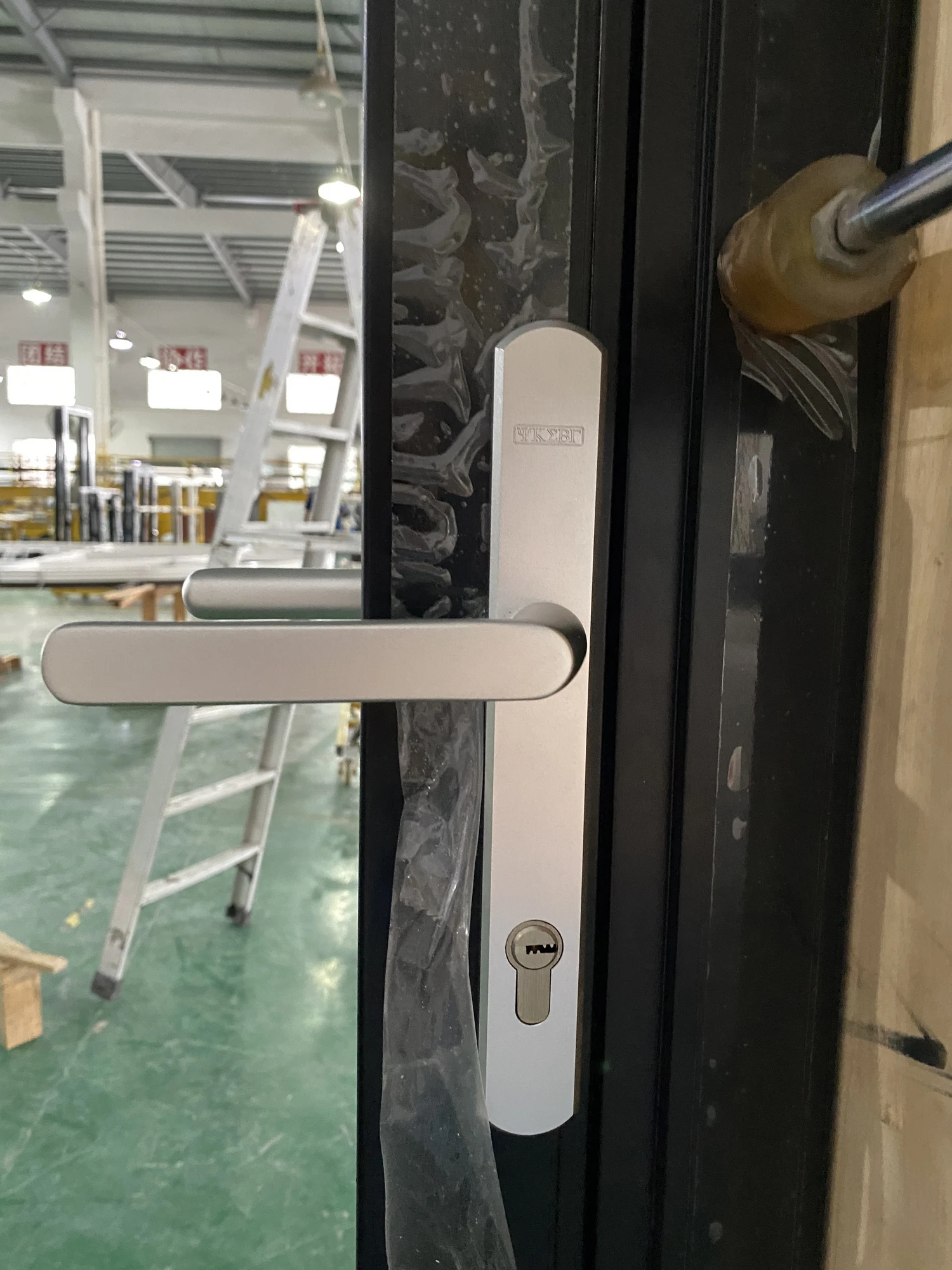 Wholesale Exterior Patio Black Folding Aluminum Frame Glass Stack Bifold  Door as entry Gate