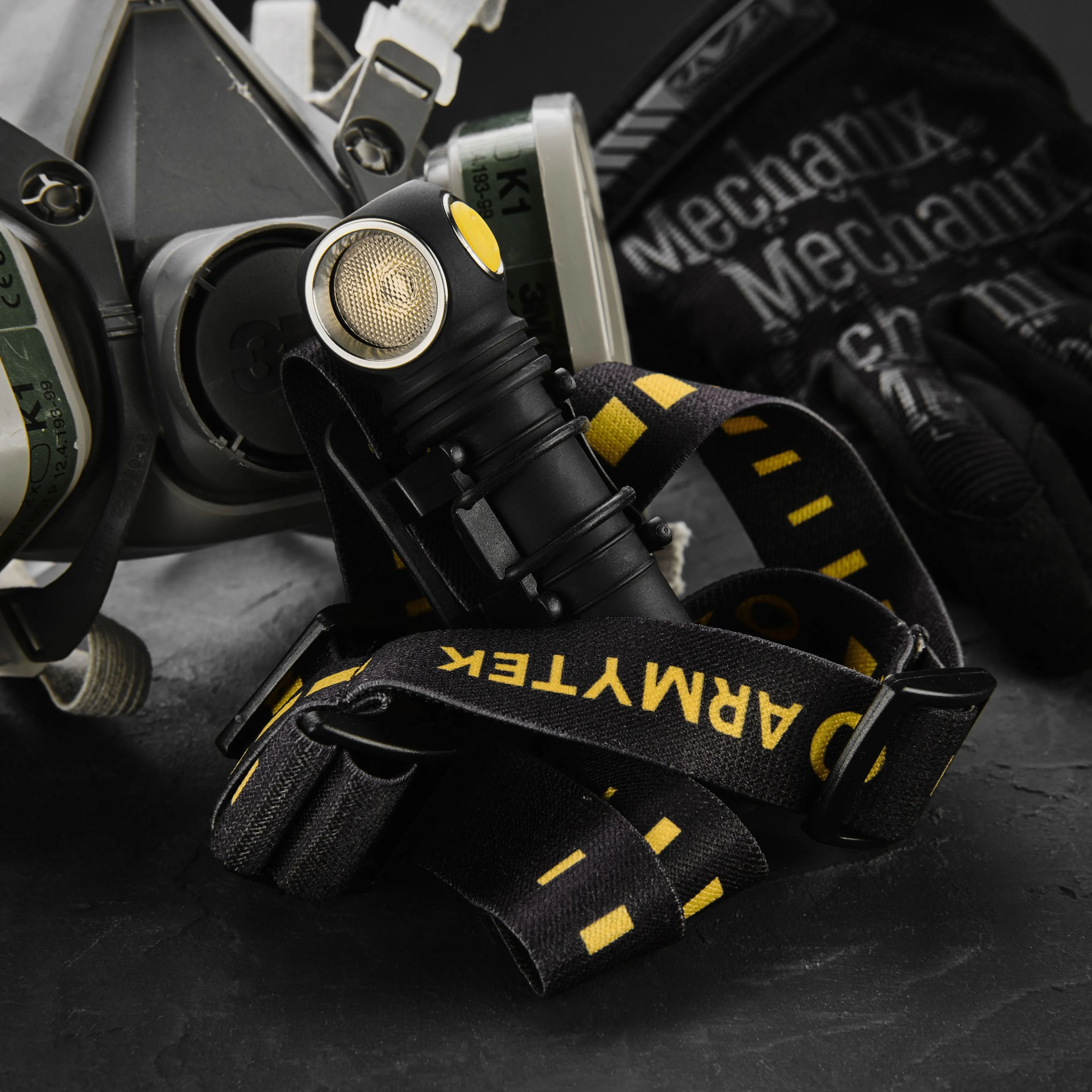 Armytek Wizard C2 WRヘッドランプ 懐中電灯 フラッシュライト Armytek Wizard C2 WRヘッドランプ 懐中電灯 フラッシュライト