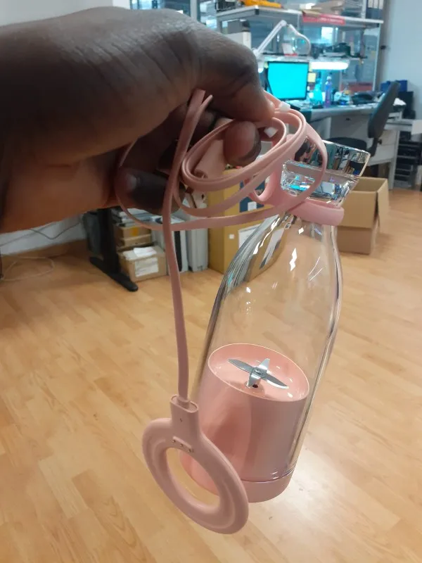 Portable Electric Juicer Blender Usb Mini Fruit Mixer (Hot Sale) photo review