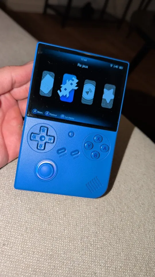 ANBERNIC RG40XX V photo review