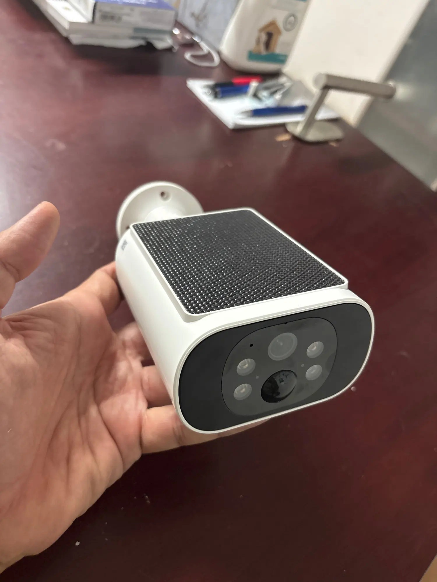 ALEVIO 2.5K Outdoor Solar Camera Wireless Cam WIFI Ultra Standby Time PIR Motion Light Color Night Vision AI Detect Battery Cam photo review