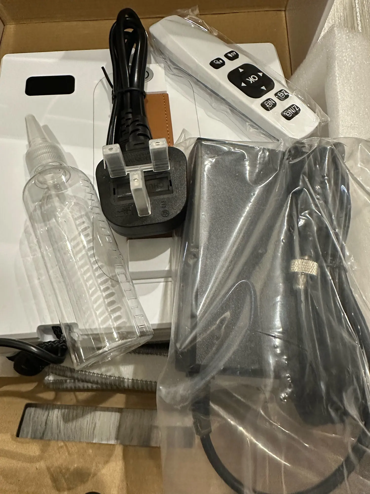 منظف النوافذ الذكي Abir WD8 ، مستشعر الليزر ، التحكم عن طريق التطبيق