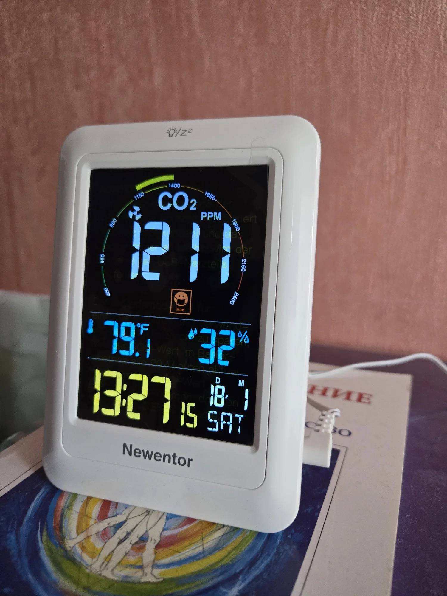 Air quality monitor indoor CO2 detector temperature humidity sensor photo review