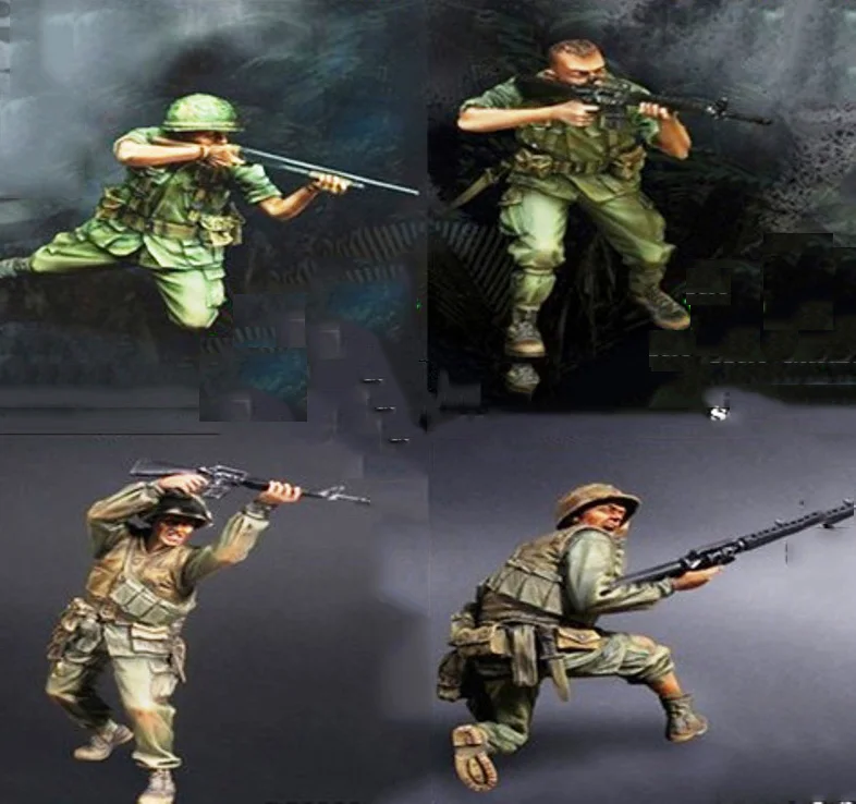 Petits soldats premiers empirés en plomb peint