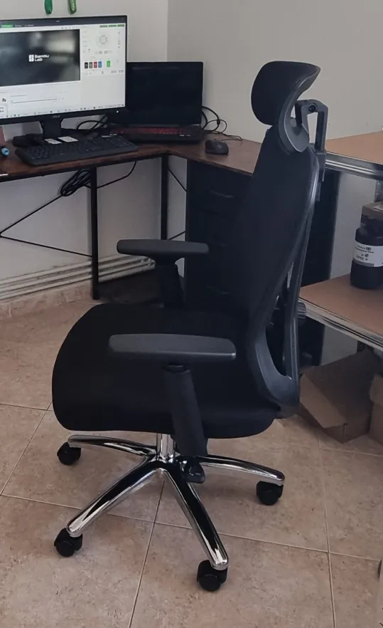 Durrafy Ergonomic Office Chair, Desk Chair With Headrest, Armrests, Swivel Chairs With 90°-130° Reclining Function (Lockable) photo review