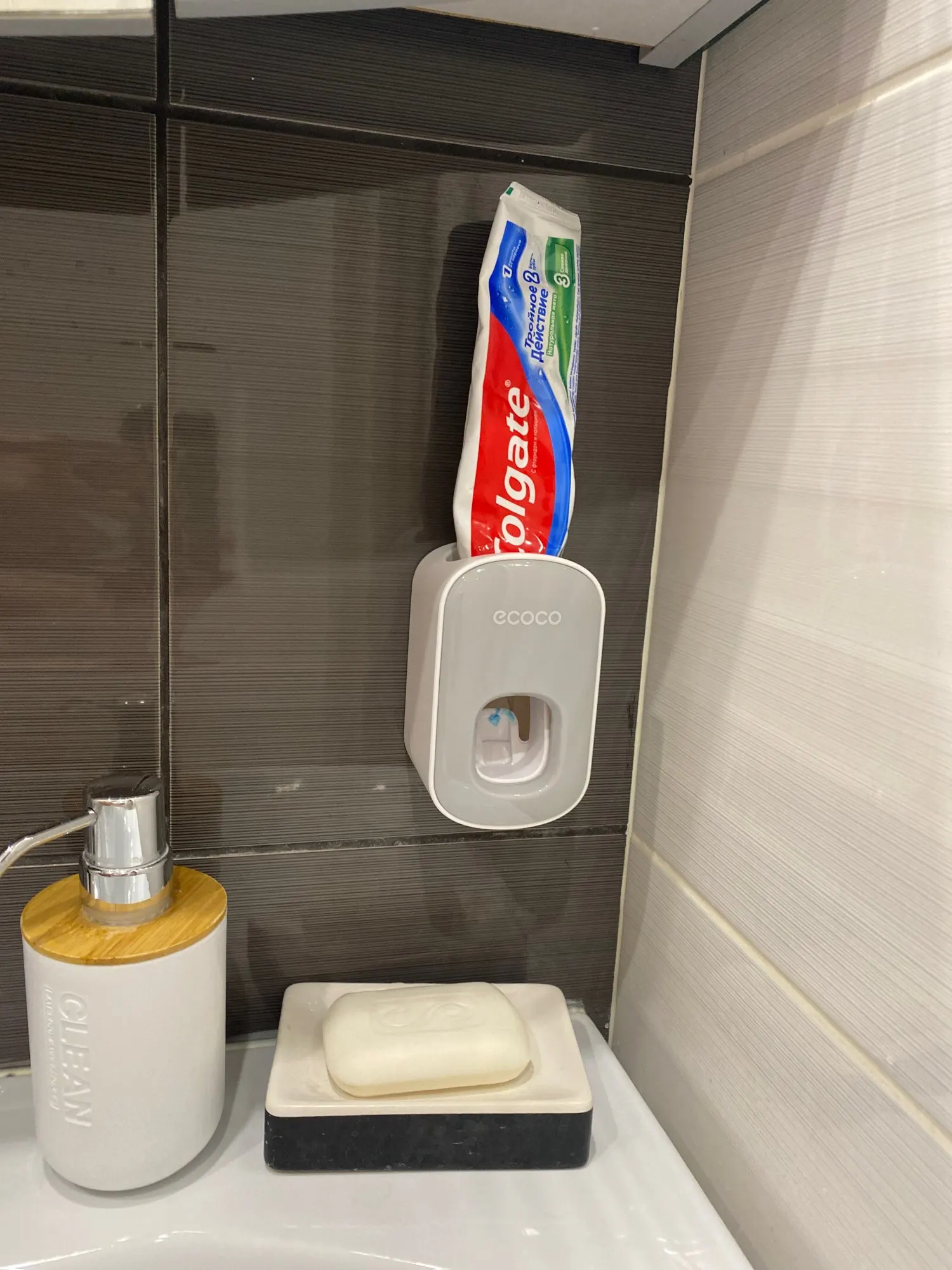 Automatic Toothpaste Single Dispenser photo review