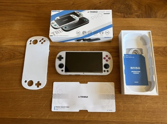 Retroid Pocket 5 Handheld Game Console photo review