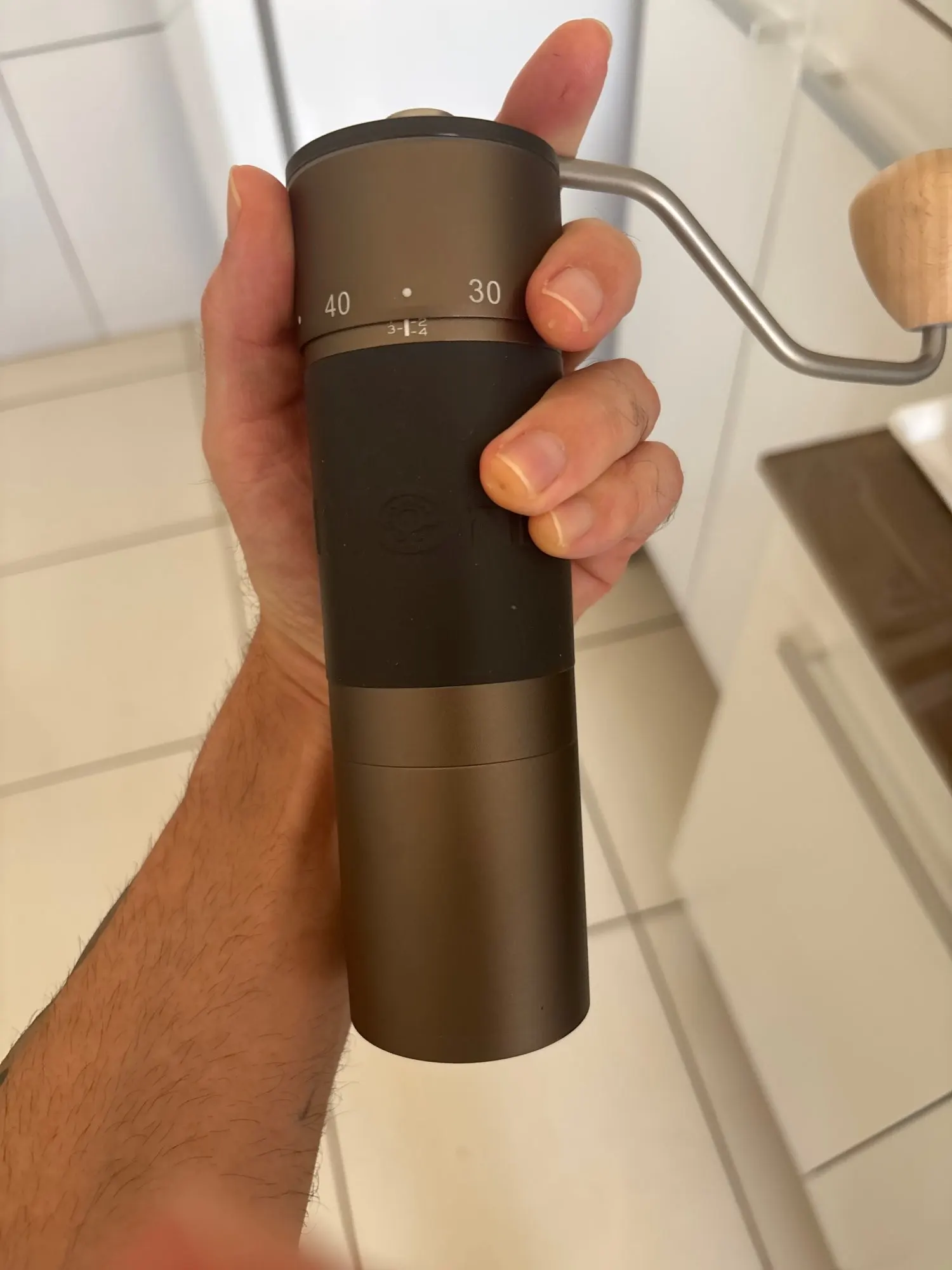 Kingrinder K4 /K6 manual coffee grinder portable mill 420stainless steel 48mm stainless steel Titanium plating burr photo review