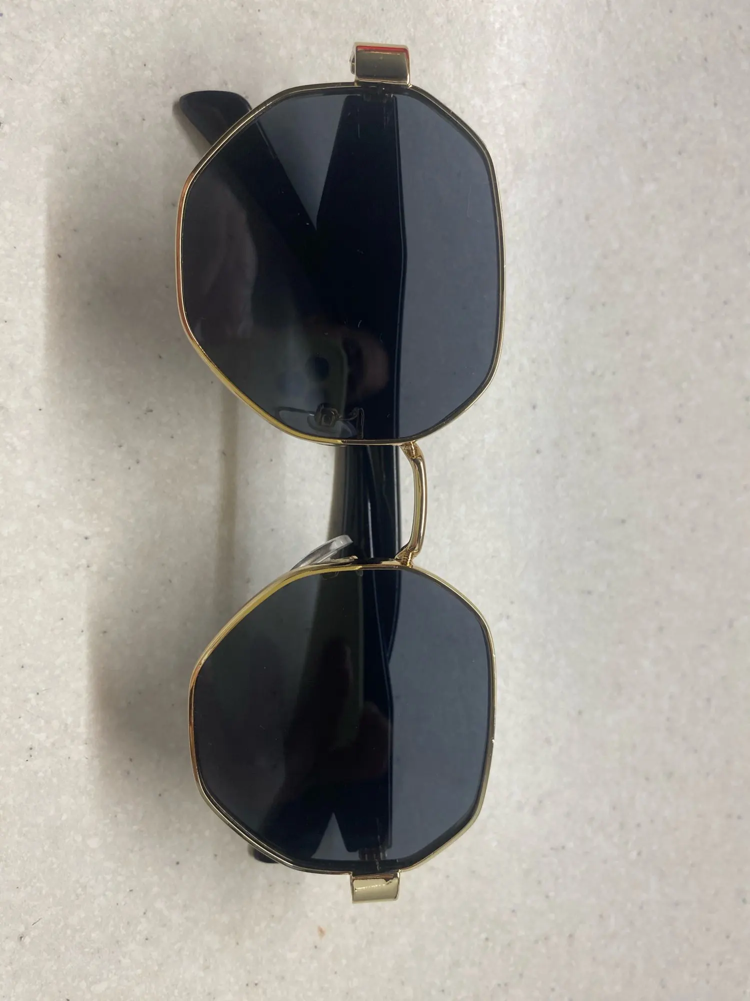 Retro Polygonal Metal Frame Sunglasses photo review