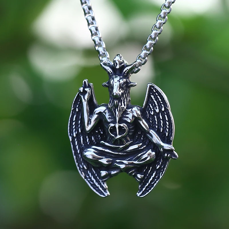 Collana Halloween gotica da Vampira o Strega con gioielli a ragni