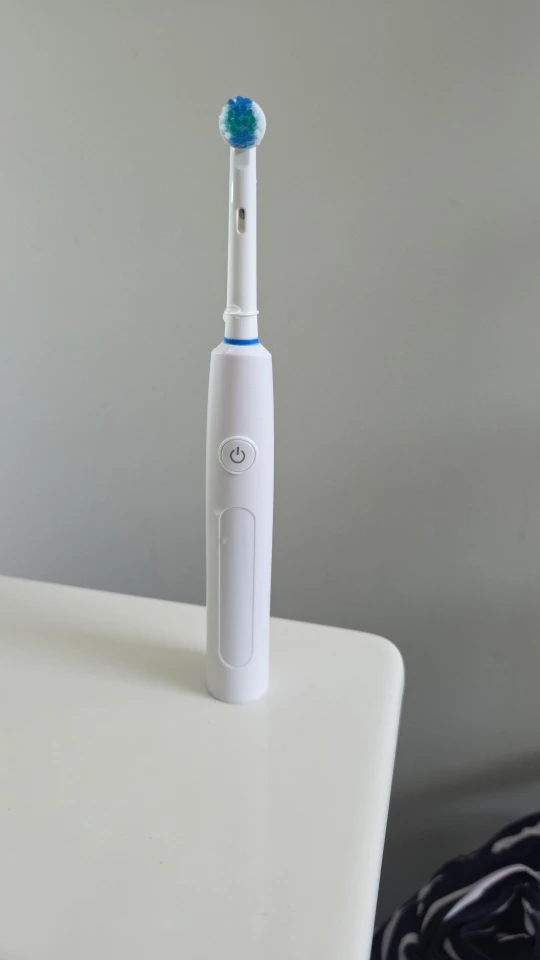 Electric Toothbrush Rechargeable Deep Clean Whitening Teeth for Adult Toothbrush Rotation Toothbrush with 4/8 Replacement Heads photo review
