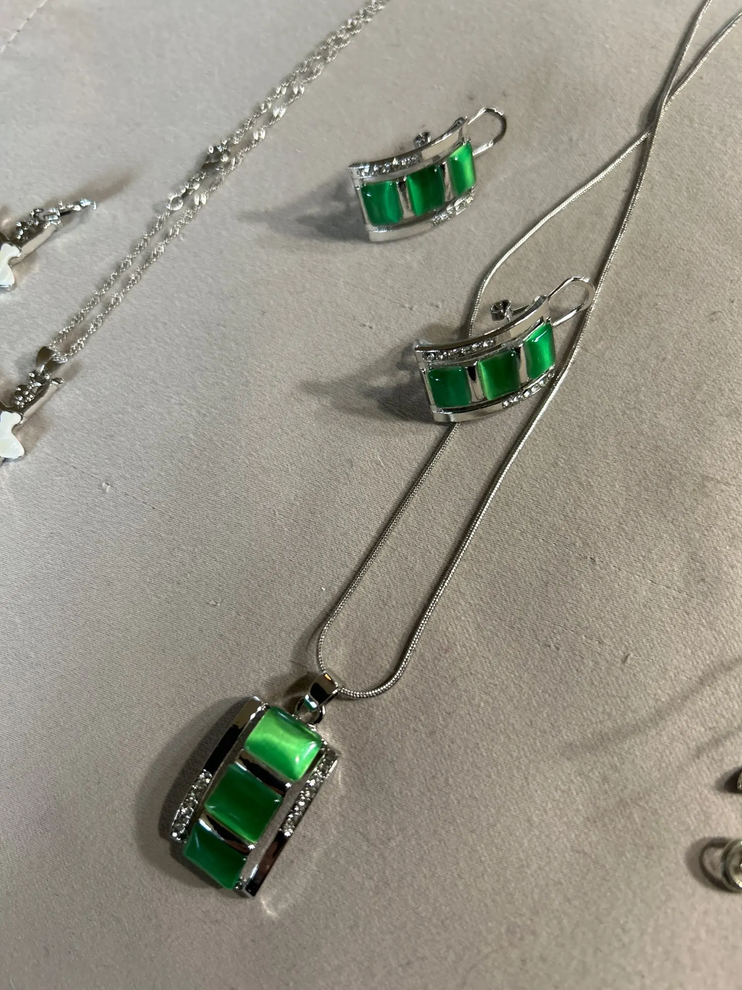 Ladies Rectangular Opal Necklace & Earrings Jewelry Set Rhinestone Imitation Gemstone Pendant Stud Birthday photo review