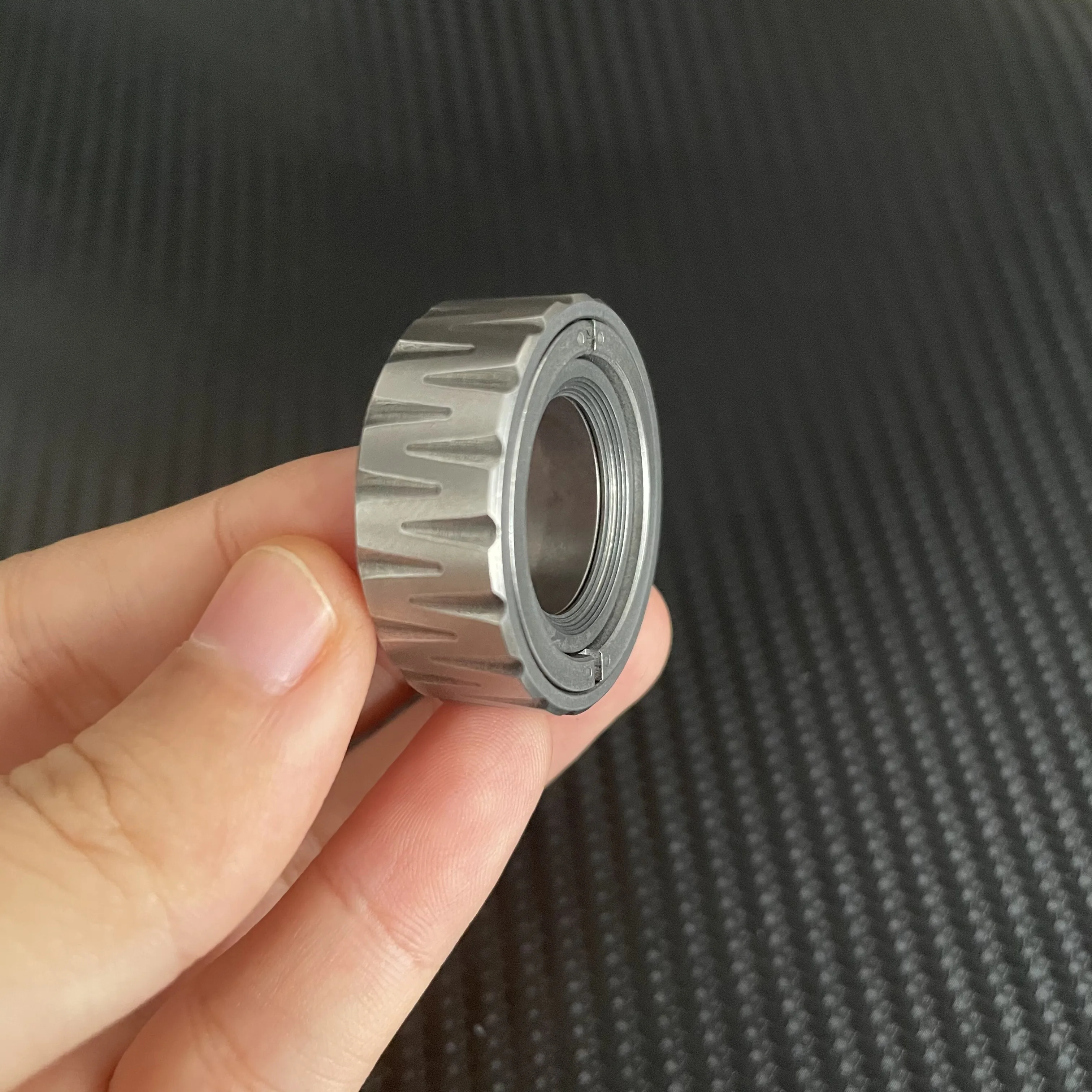 

Mechanic Ring Paragraph Fidget Spinner Fingertip Gyro Ratchet Magnetic Metal Adult Anti Stress Toy Office Desk EDC