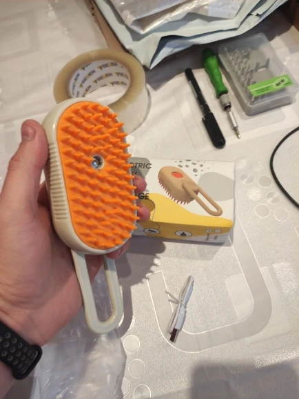 New Pet Spray Comb for Cats and Dogs Pet Electric Spray Hair Removal Comb One Key Spray Anti-Flying Massage Brush, Clean Massage photo review