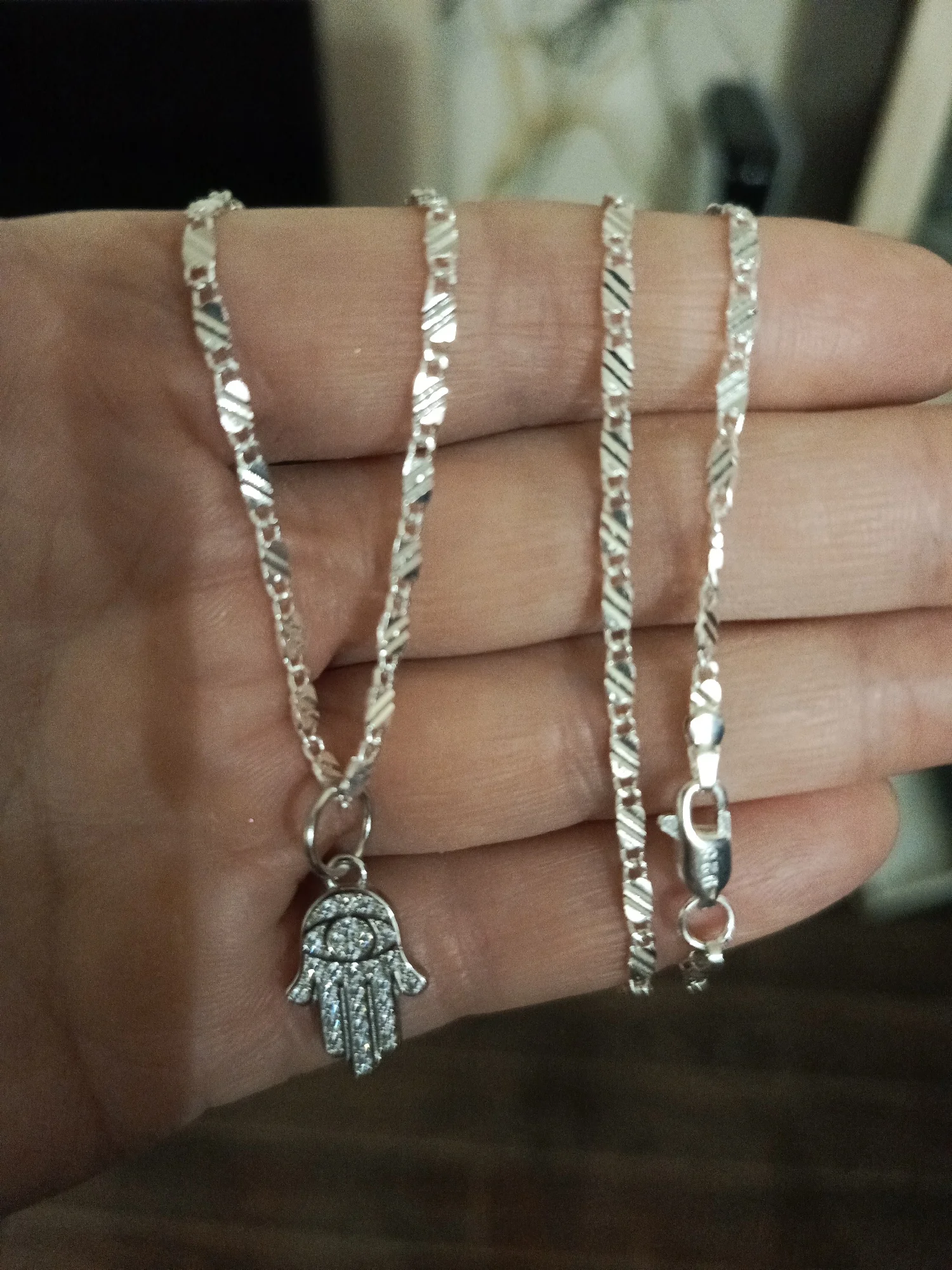 925 Silver Hand Pendant with Zircon Detail photo review