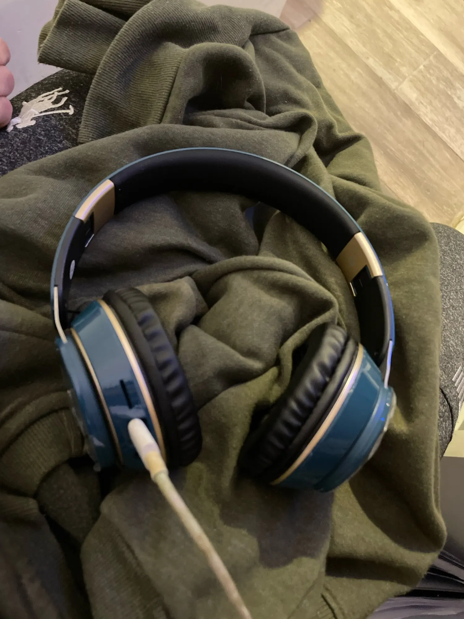 07S Wireless Headphones Foldable Adjustable Stereo Gaming Earphone Bluetooth+TF Play+3.5mm AUX 3 Modes HIFI Heavy Bass Headsets photo review