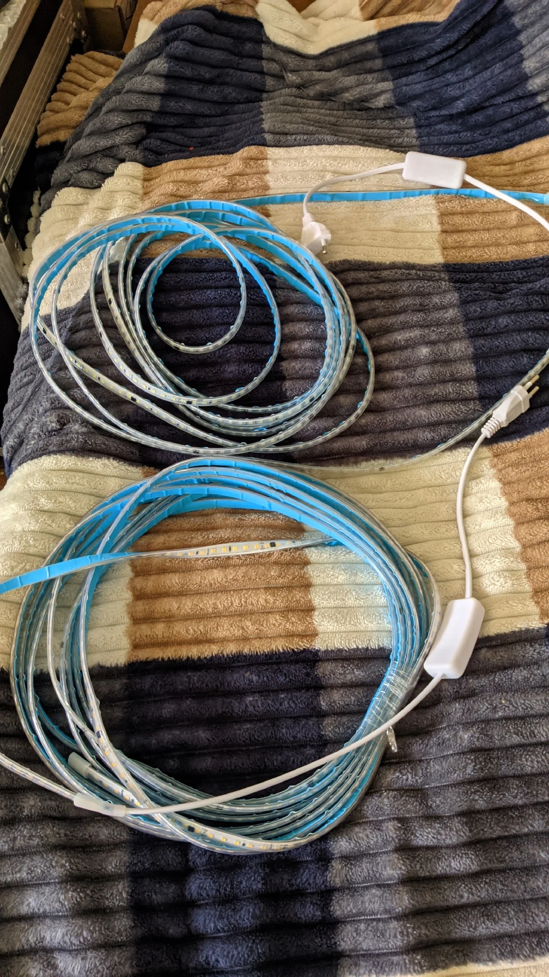 LED Strip Light 220V 2835 Waterproof 120LEDs/m With Switch photo review