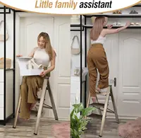 Échelle pliante légère en aluminium, échelle à structure triangulaire stable avec capacité de charge de 150 kg, design avec pédales antidérapantes et pieds en caoutchouc, échelle domestique en profilé d'aluminium épaissi, pliable ultra-mince pour gagner de la place, facile à ranger derrière la porte, le canapé ou le placard. 7