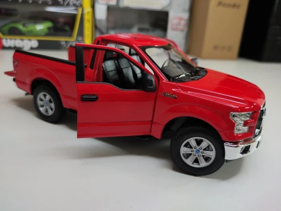 WELLY 1:24 Ford F-150 black pickup truck car alloy car model simulation car decoration collection gift toy Die casting model photo review