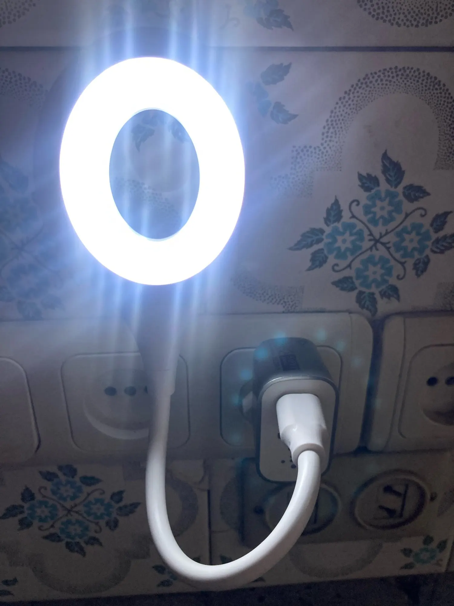 Portable USB LED Study Lamp Eye Protection Night Light photo review