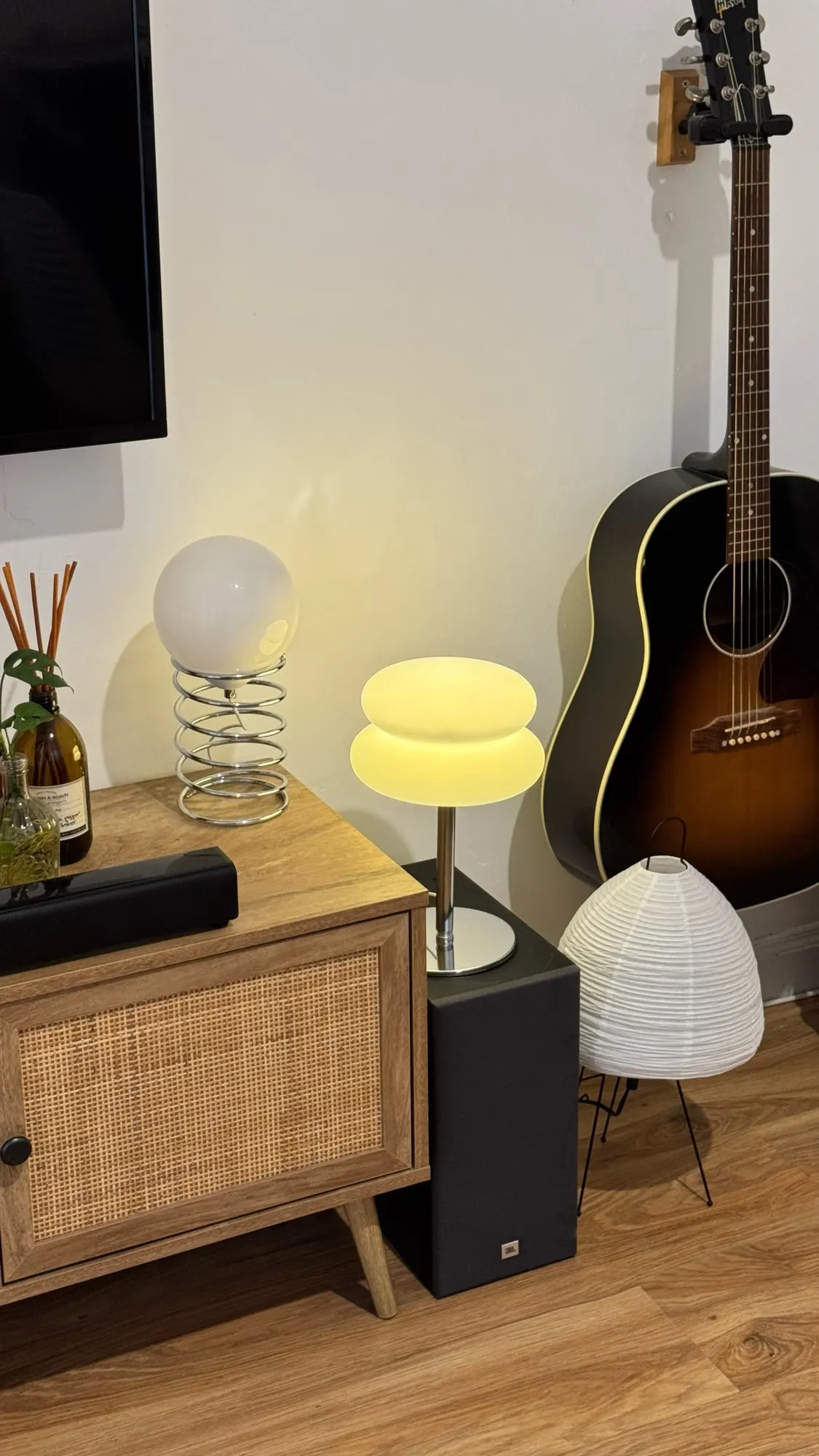 Chic Creamy Style USB Bedside Lamp with Tri Color Dimming photo review
