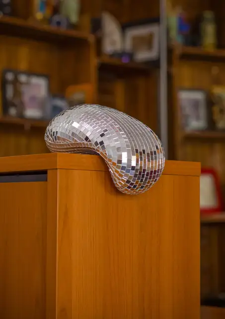 Boule de Chang fondante pour décoration murale, boule scintillante, lumière réfléchie, sculpture pop art moderne, décoration d'intérieur, Maximalist Eye-Catching 3