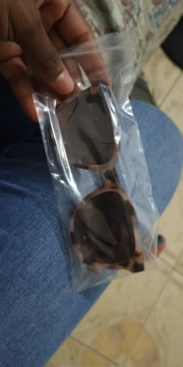 Trendy Small Square Sunglasses Women Vintage UV400 photo review