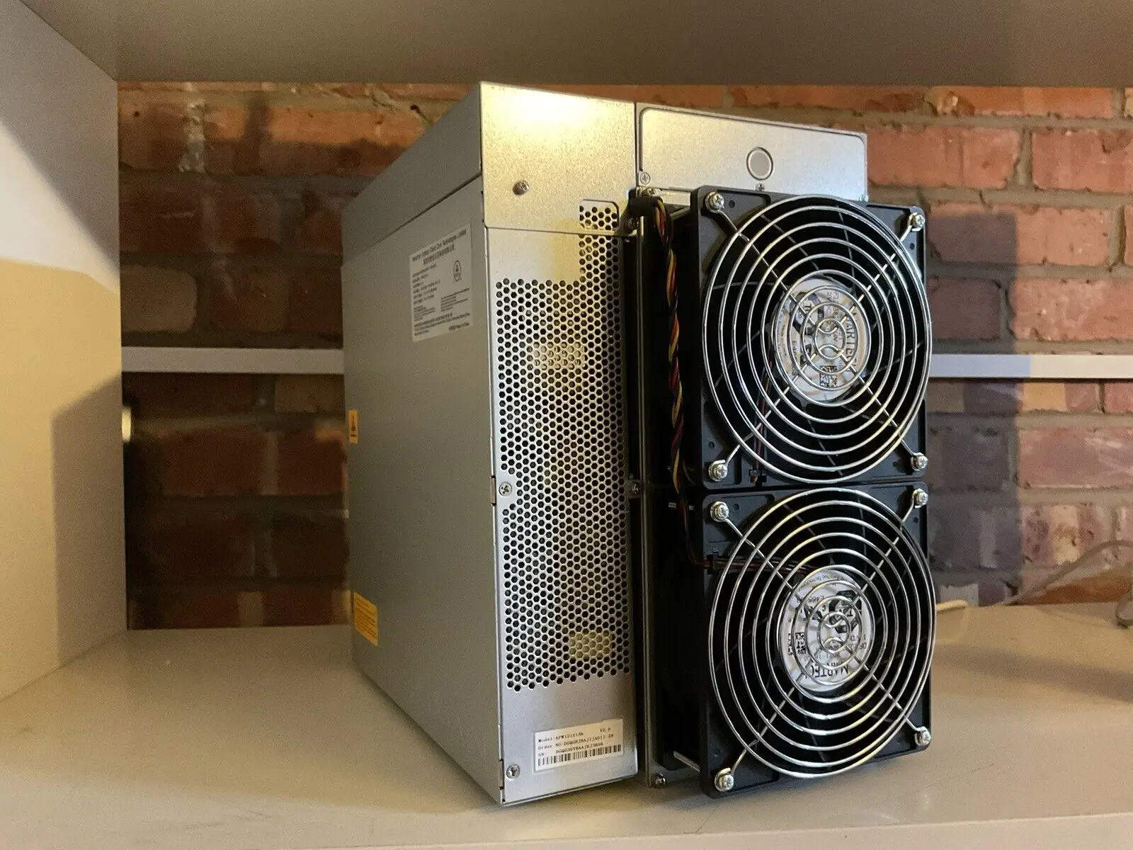 

Премиум-выбор: Новый Биткоин-Майнер Antminer S19 Bitmain