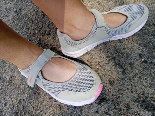 Women’s Breathable Vulcanized Sneakers – White Mesh Casual Walking & Work Shoes