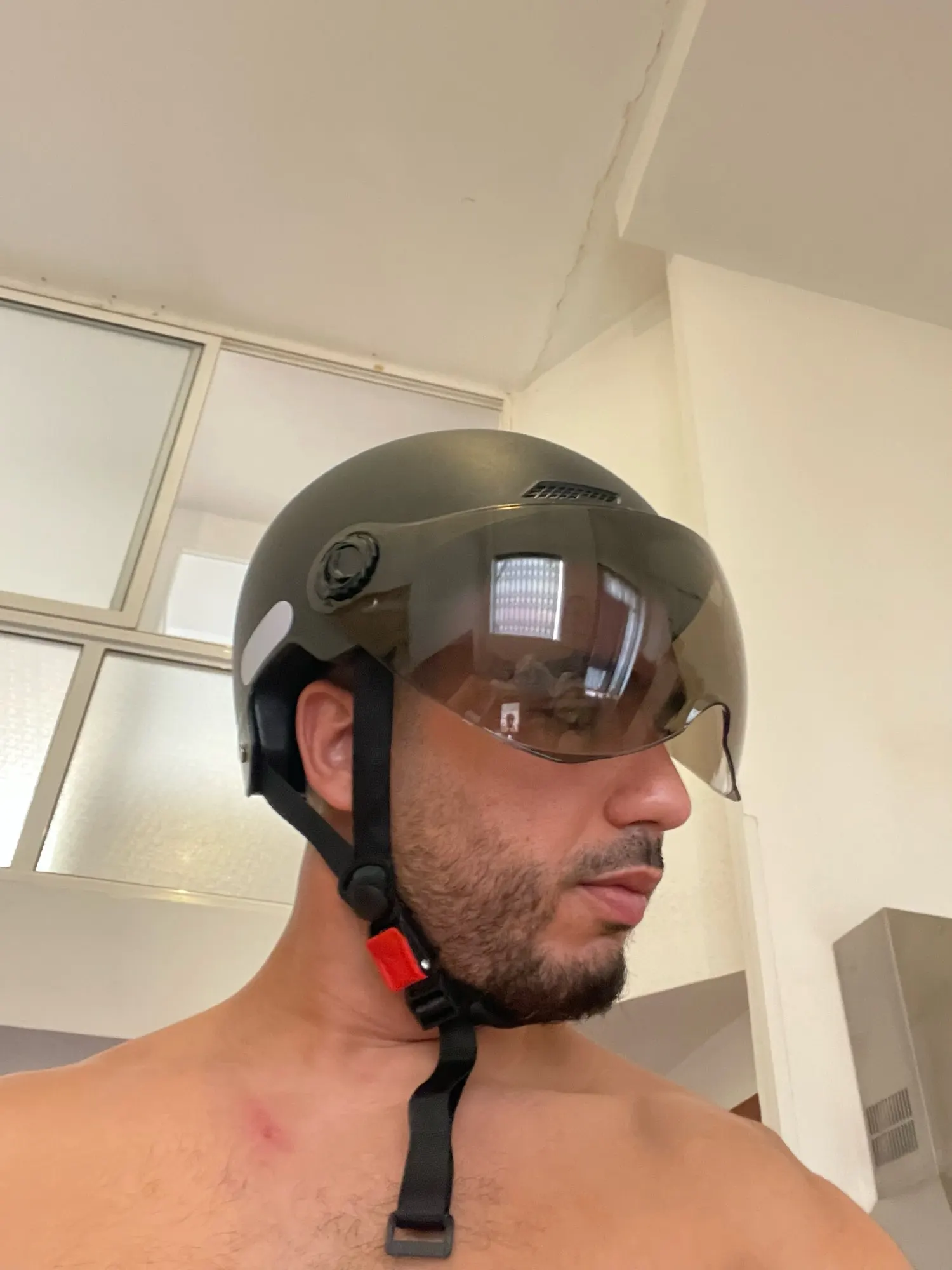 Casque de sécurité pour vélo électrique avec lunettes, demi-casque de dessin animé, casque de moto, hommes et femmes, adultes et enfants photo review