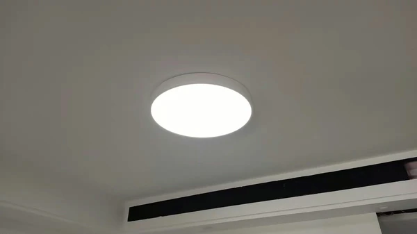 Lampe LED pour plafond de salle de bain