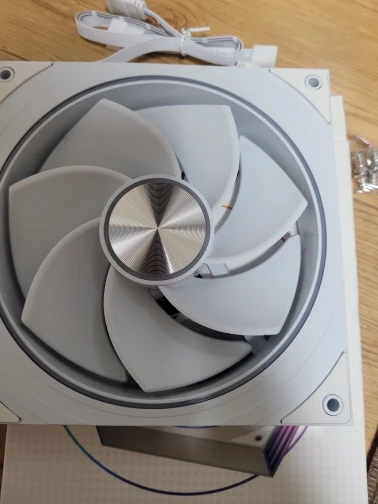 Jungle Leopard Transwarp ARGB ファン ホワイト Jungle Leopard Transwarp ARGB ファン ホワイト Jungle Leopard