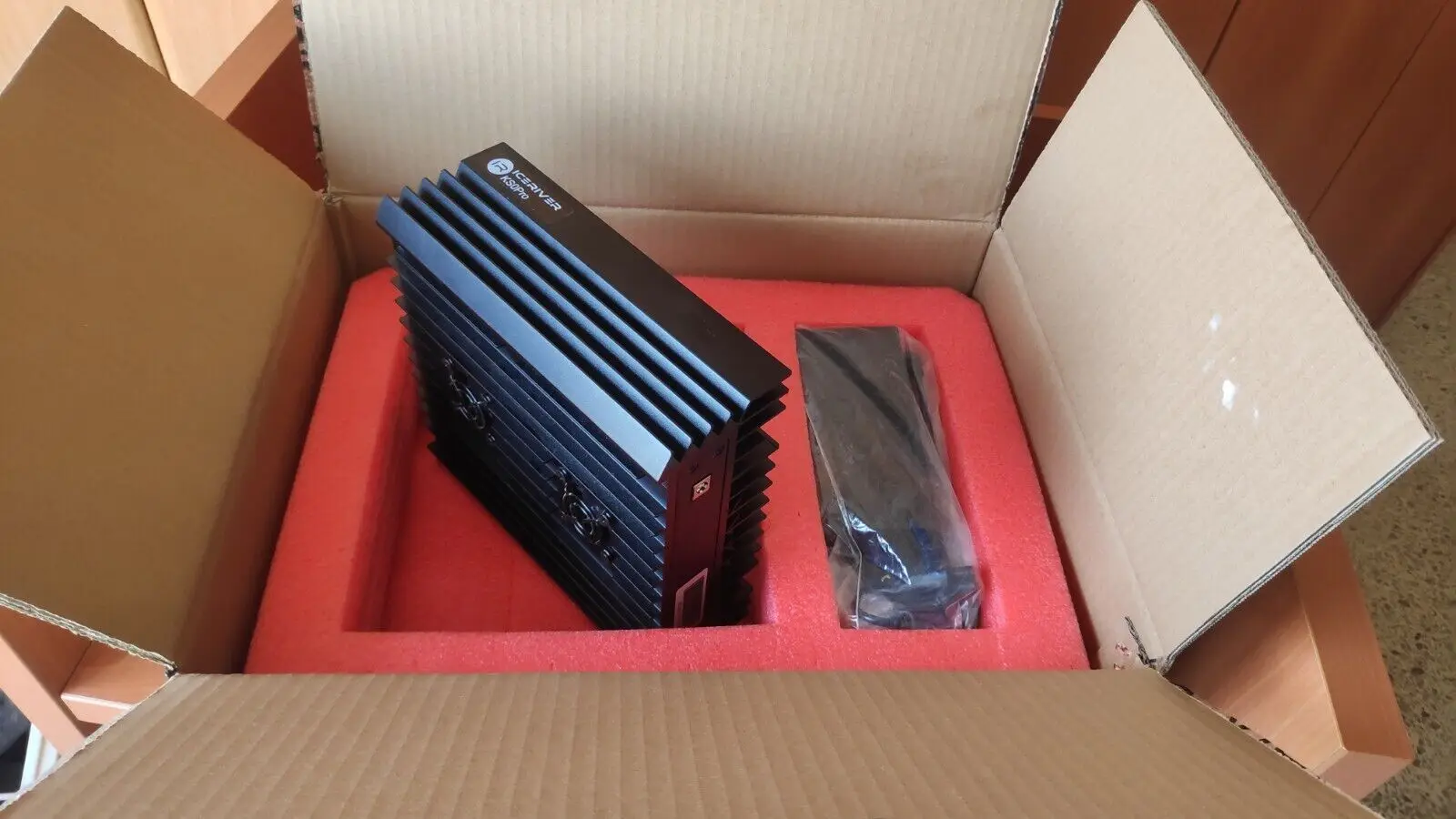 

Купите 4 и получите 2 бесплатных новых Iceriver Ks0 Pro + 200Gh/s.