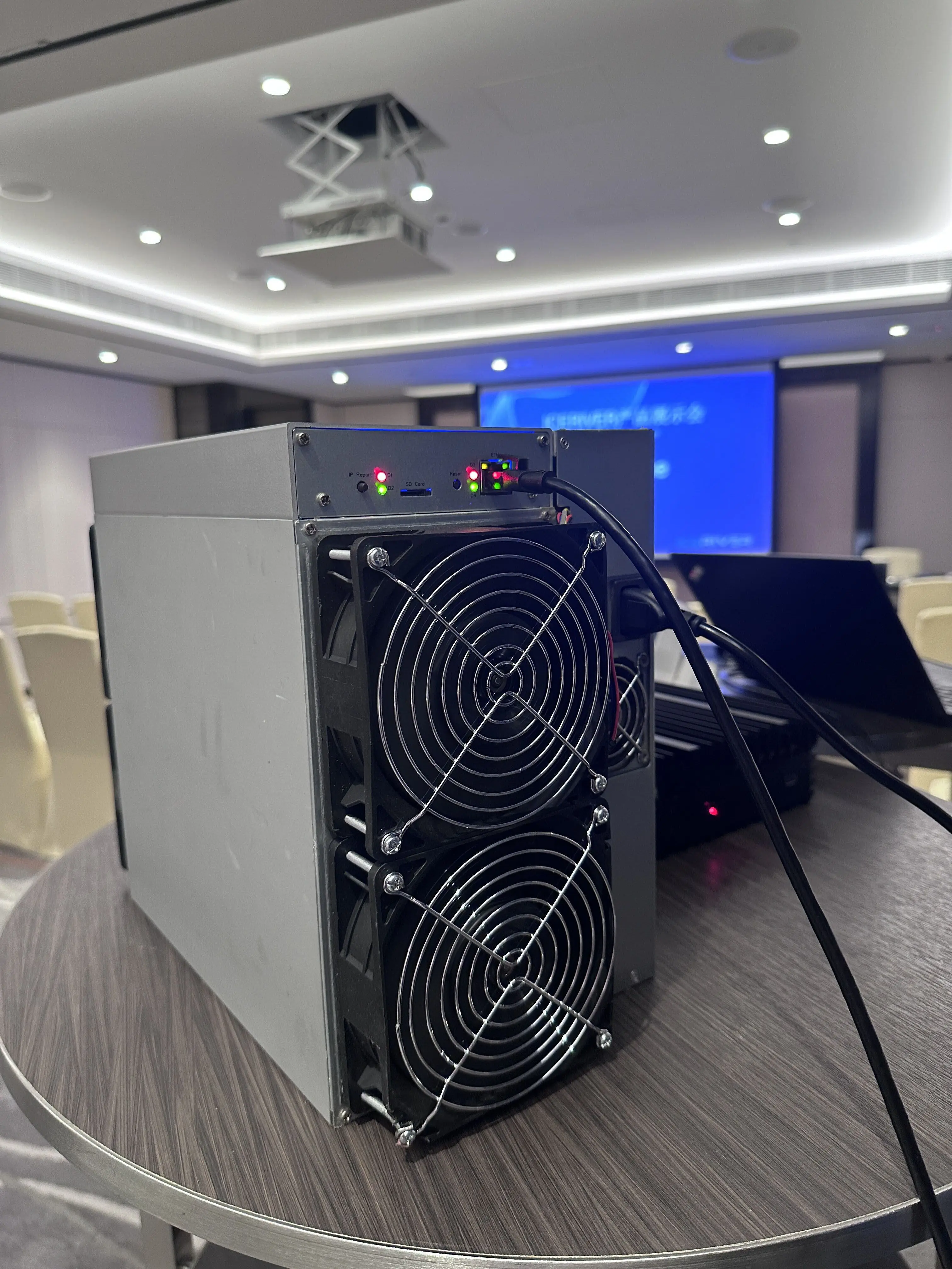 

Новинка Iceriver Ks2 Kas Miner 2th/s 1200 Вт Kaspa Asic Mini