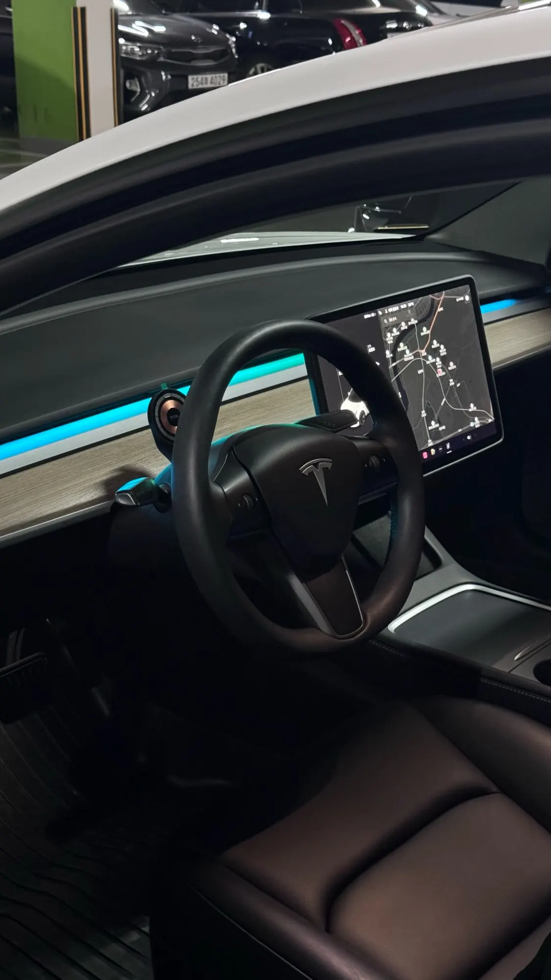 Teslahubs™ Magnetic Dashboard Display Pro