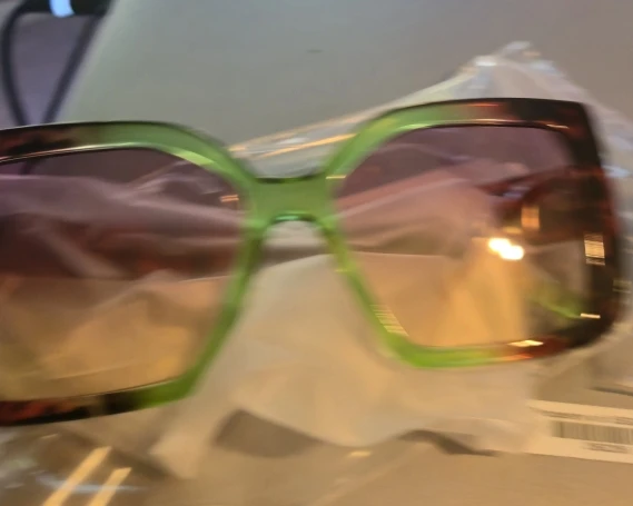 Oversized Square Gradient Sunglasses - Tortoiseshell Fashion Eyewear photo review