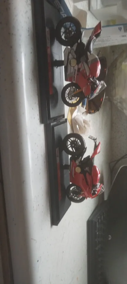 Maisto Ducati Panigale V4 S Corse 1:18 Scale Alloy Motorcycle Diecast Model Collectible Grade Gift Toy photo review