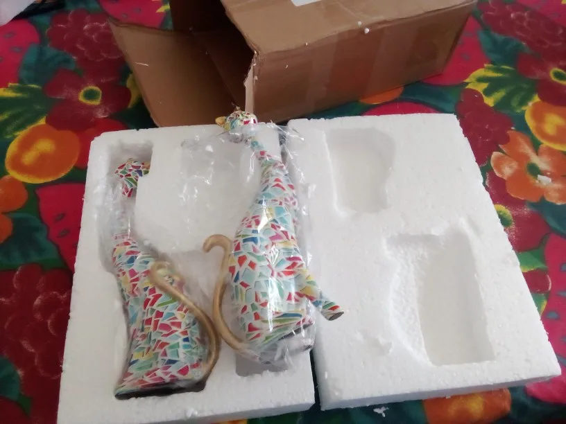 Graffiti Cat: Nordic Art Oil Painting Resin Cat Sculpture - Abstract Ornaments for Bedroom Desktops or Porches photo review