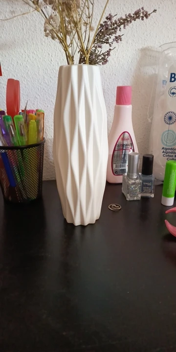 Contemporary Nordic Plastic Vase for Fresh Flowers & Home photo review