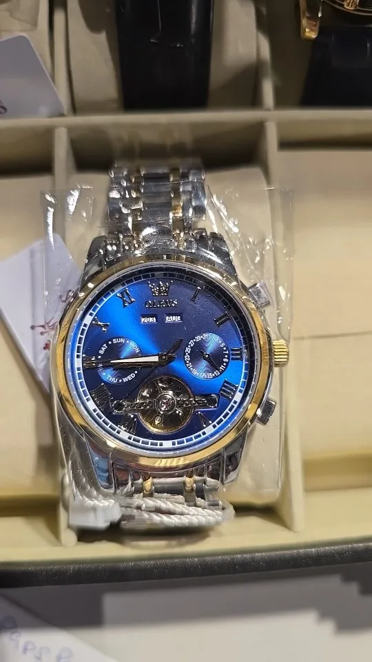 Business Wristwatch with a Refined Aesthetic