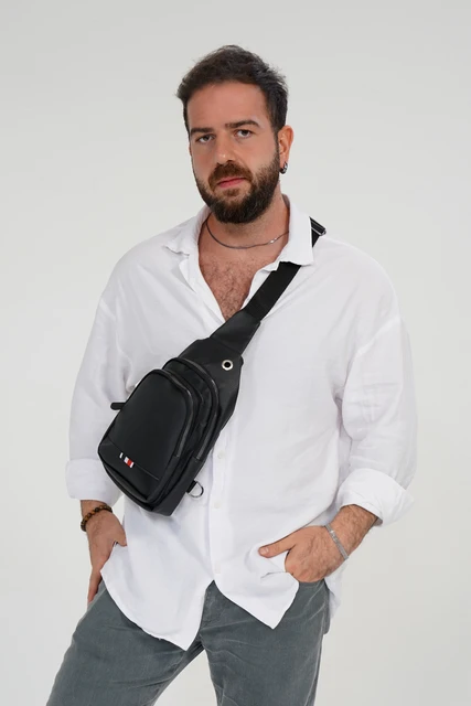 YOGII Black leather bag on the shoulder and chest, quality sports