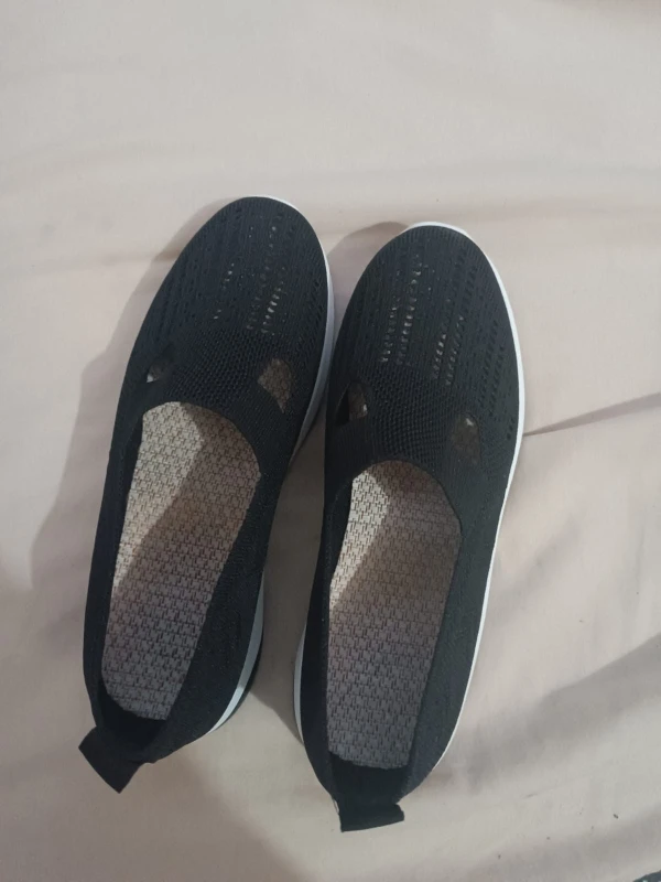 Zapatillas de deporte transpirables de Color sólido para mujer, zapatos para caminar ligeros sin cordones con suela suave, zapatos informales de punto bajos photo review