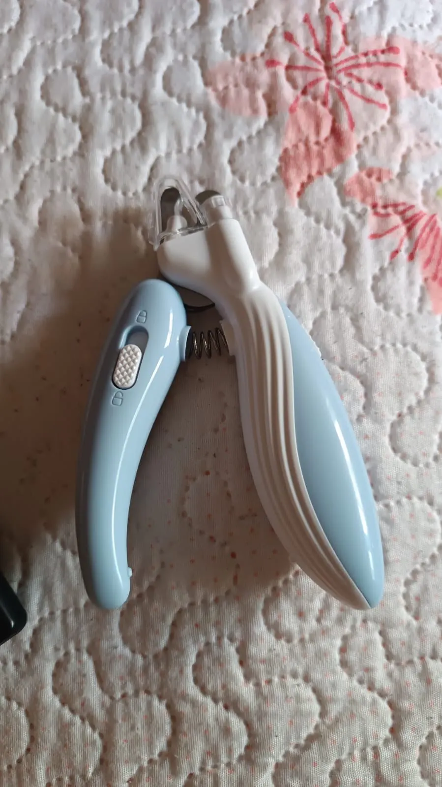 Cortauñas profesional para mascotas con luz Led, tijeras de aseo con garra para mascotas, para perros, gatos, animales pequeños, cortauñas para patas, suministro para mascotas photo review