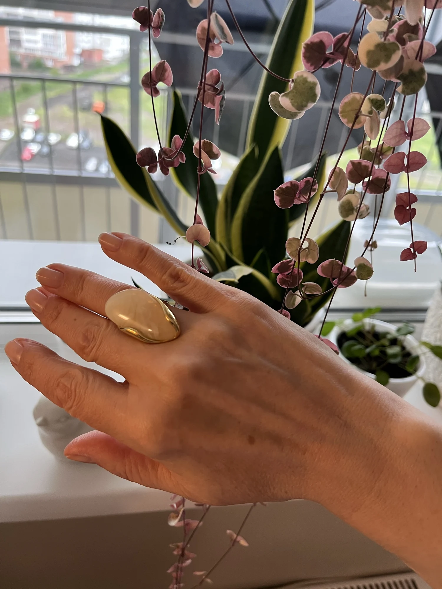 Octavia - Resin Geometric Ring