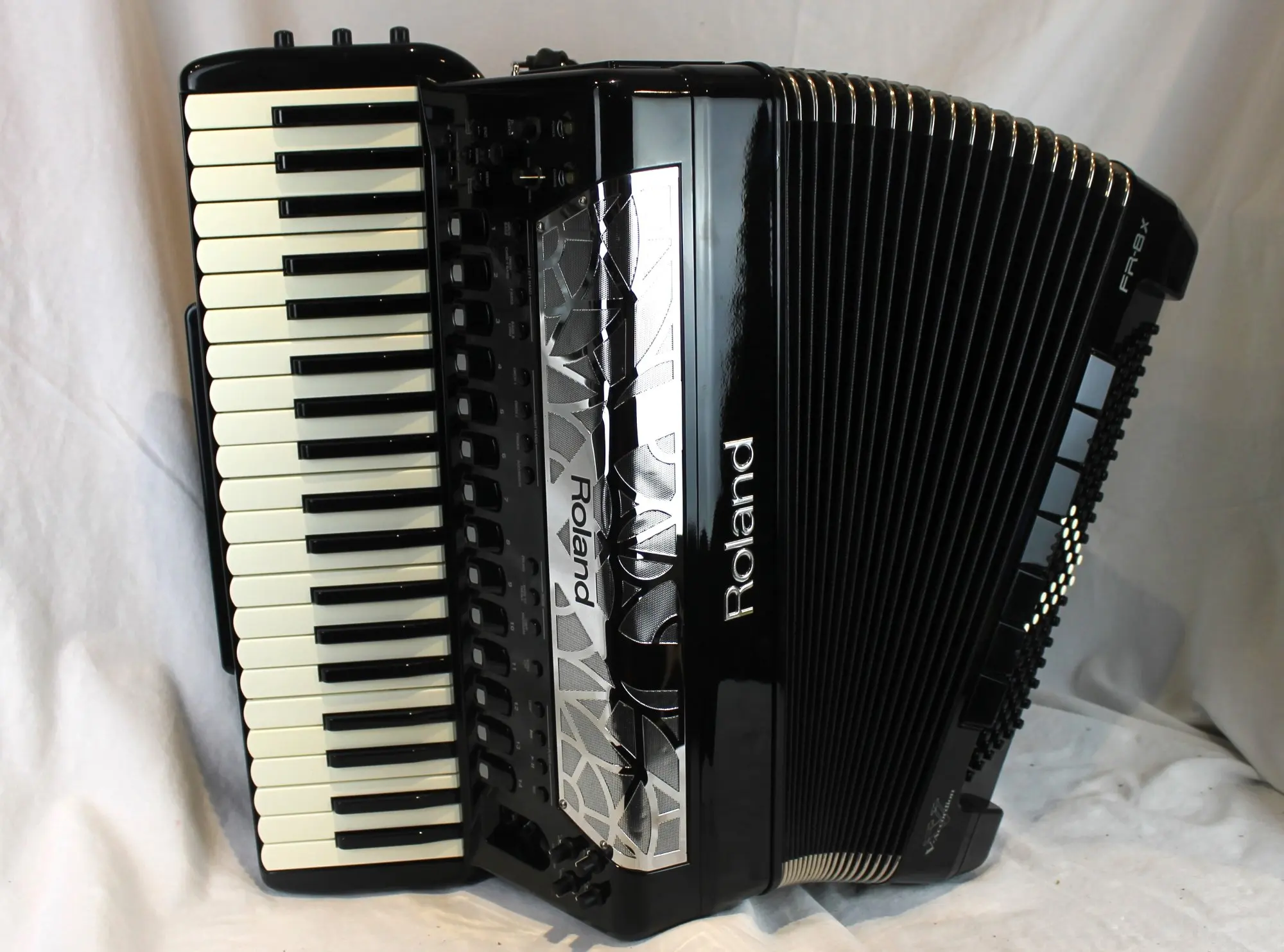 s New Deal Roland V Accordion FR 8X Black Electronic accordion price