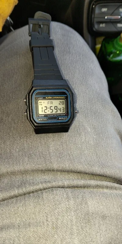 Sport LED Digital Watches for Men Simple Small Square Dial Electronic Watch Silicone Band photo review