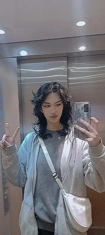 Lisix Synthetic Clip In Hair Extensions (5 Clips) photo review