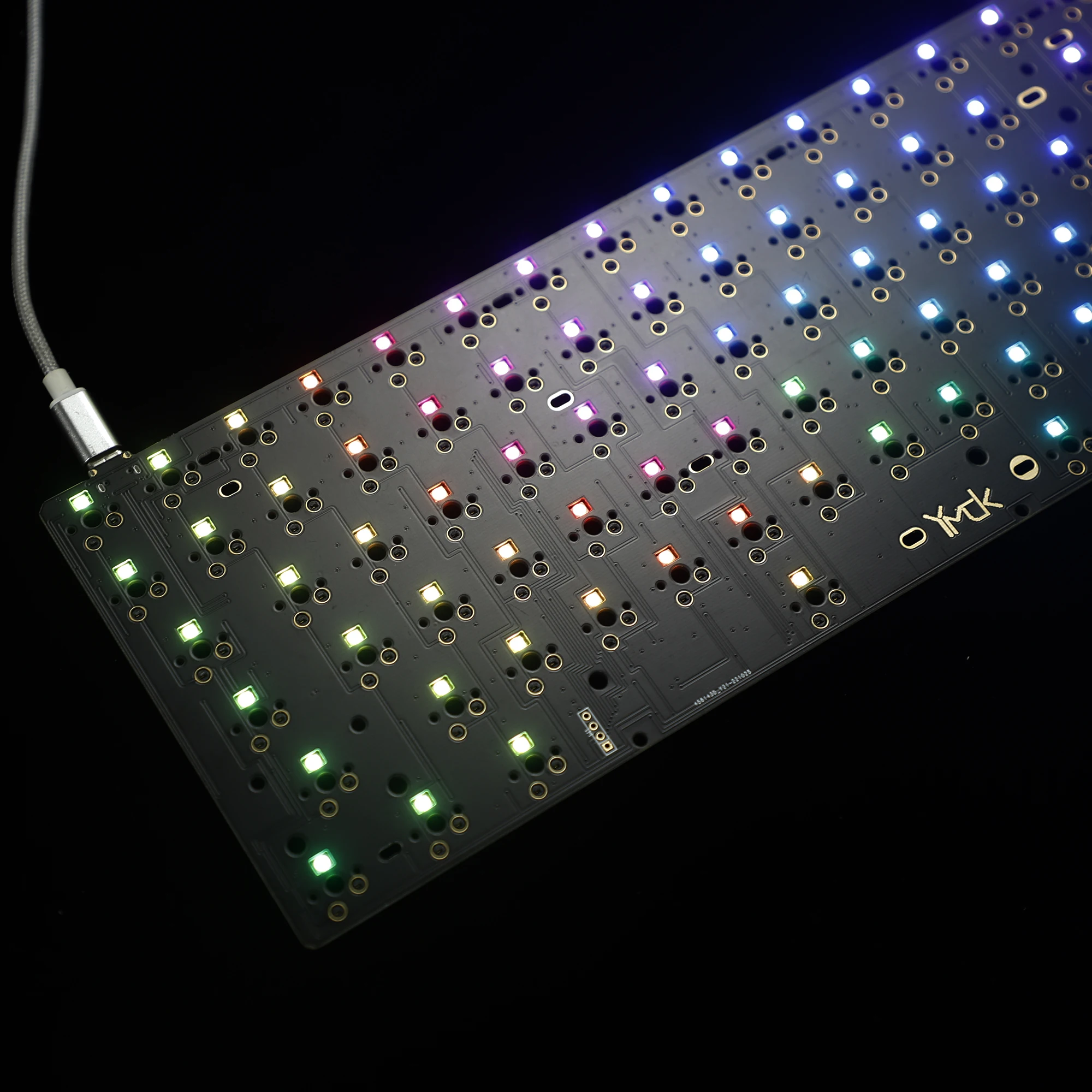 Soquete Kailh Totalmente Programável Pcb v4 84 Rgb Vial Suporte Ansi Iso Substituível Ymd75 v2 v3 v4